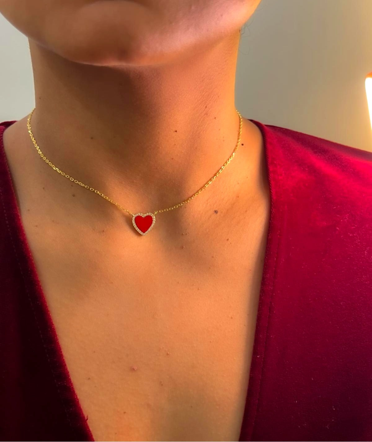 Single heart necklace