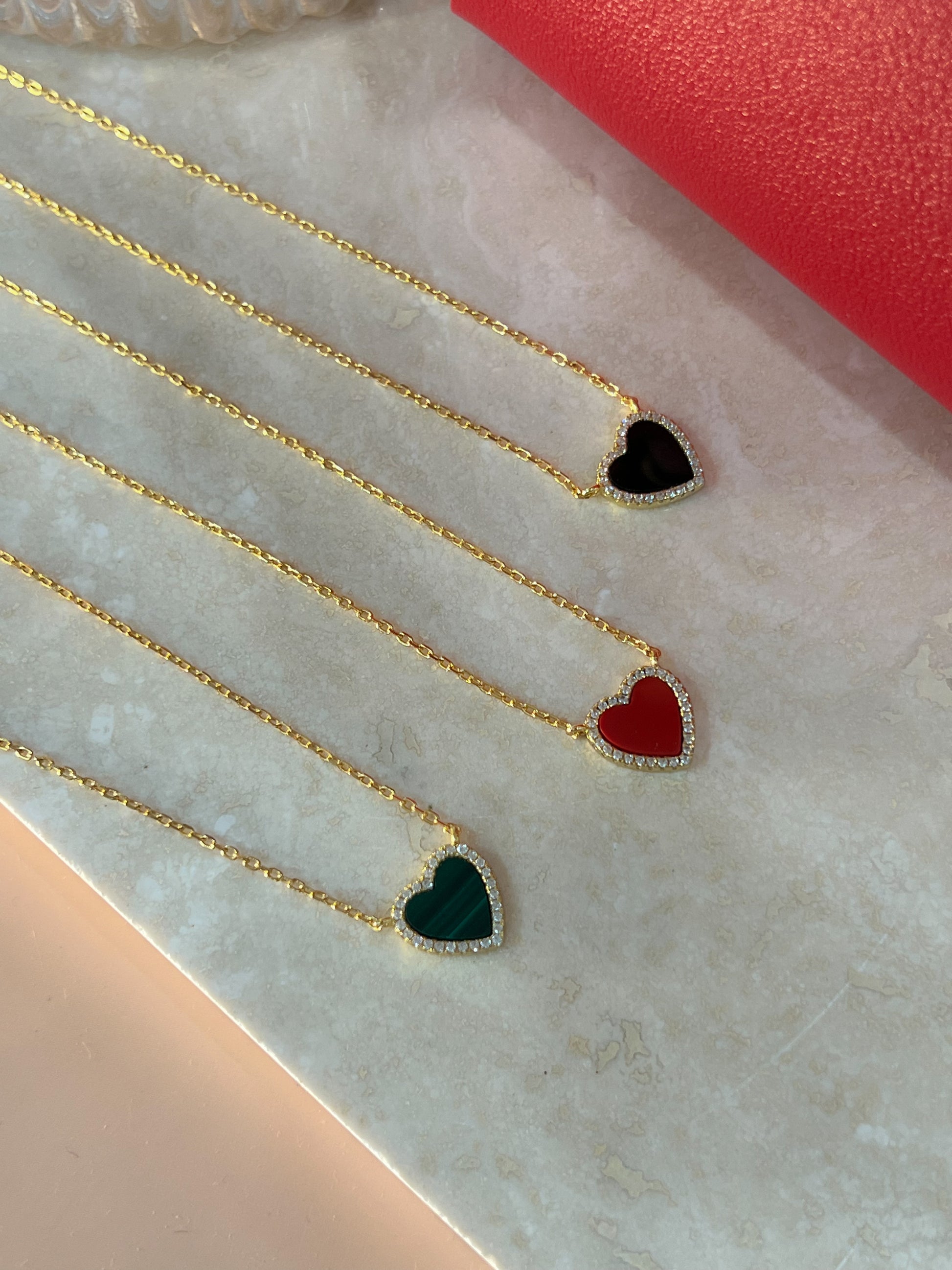 Single heart necklace